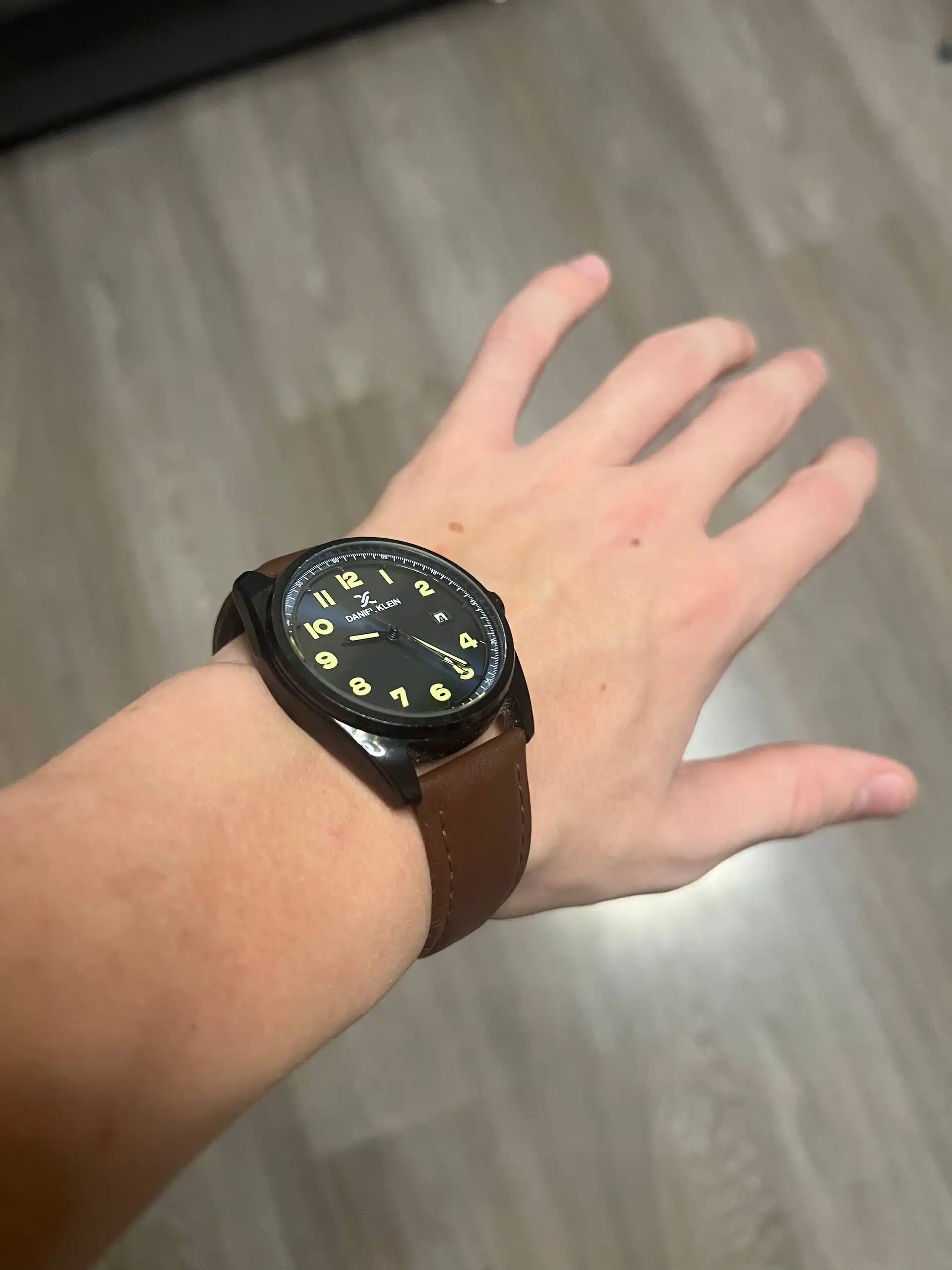 Продажа мужских часов Daniel klen