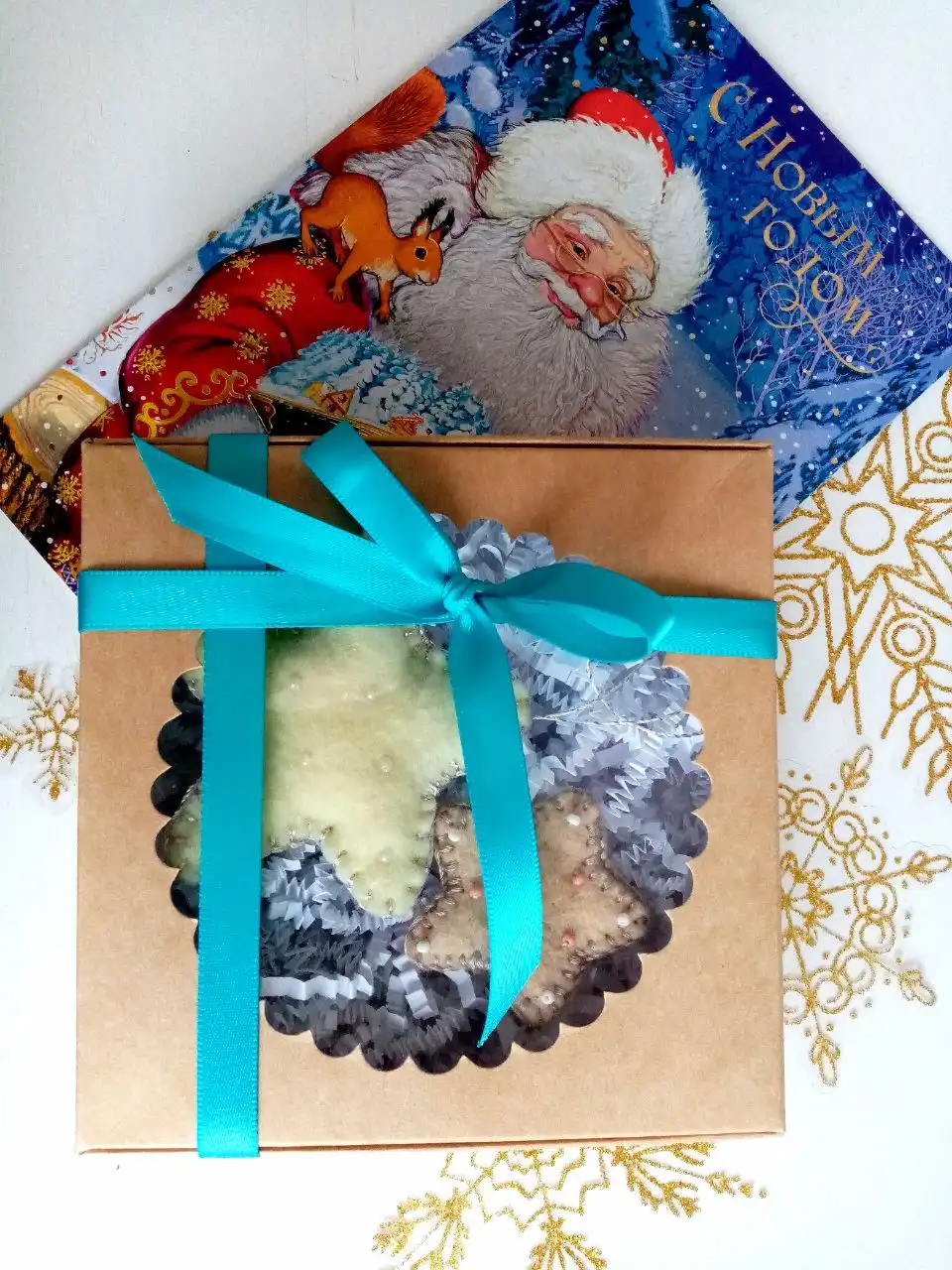 Новогодний набор ручного творения: игрушка на ёлку и брошка