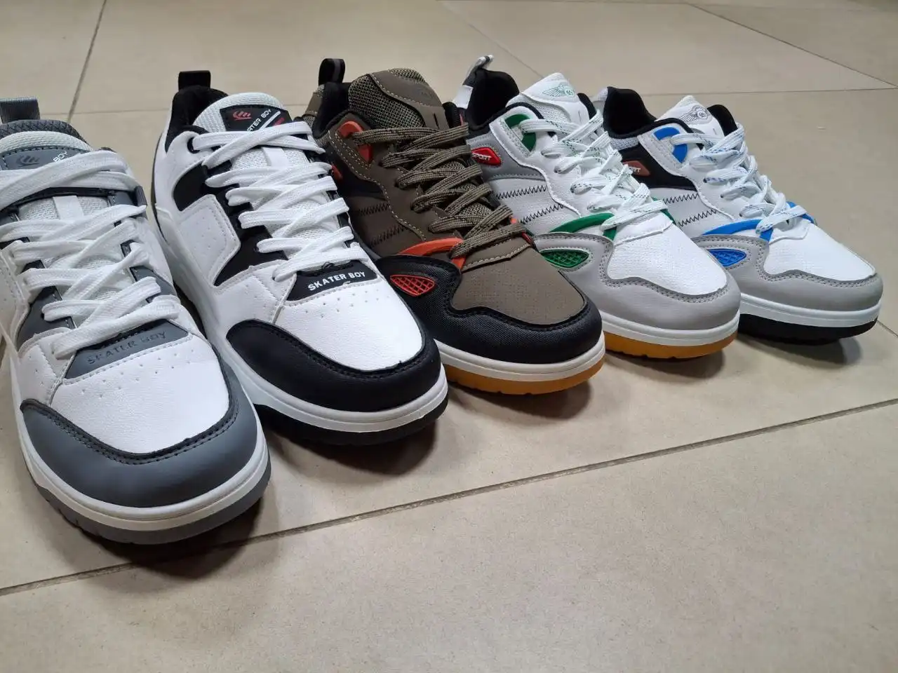 Распродажа кроссовок