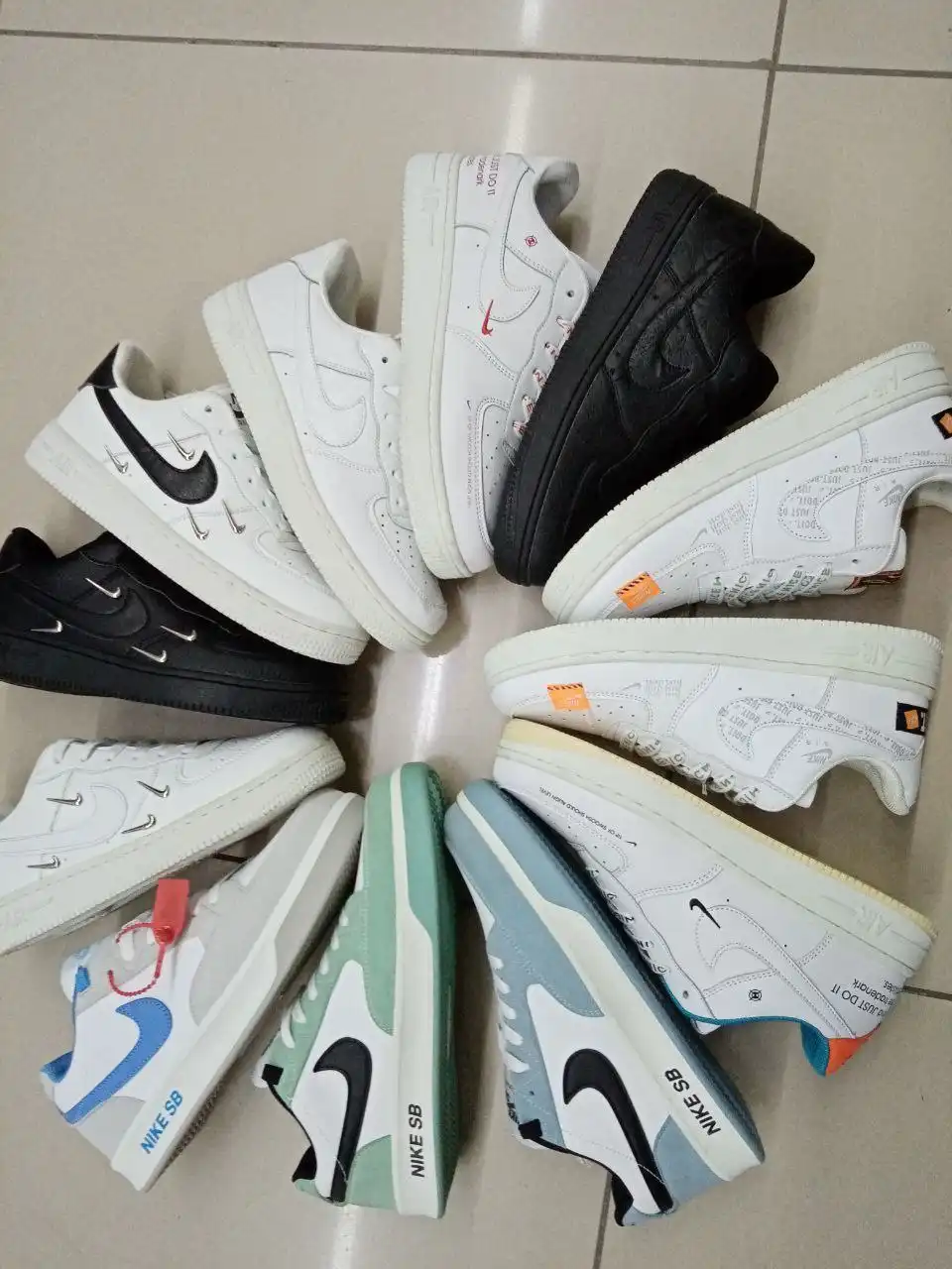 Распродажа кроссовок