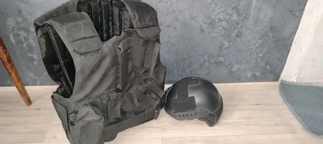Бронежилет и тактический шлем для страйкбола - Фотография в Томск