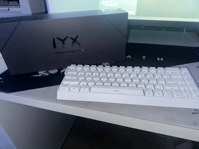 Продажа магнитной клавиатуры б/у - Электроника в Томск