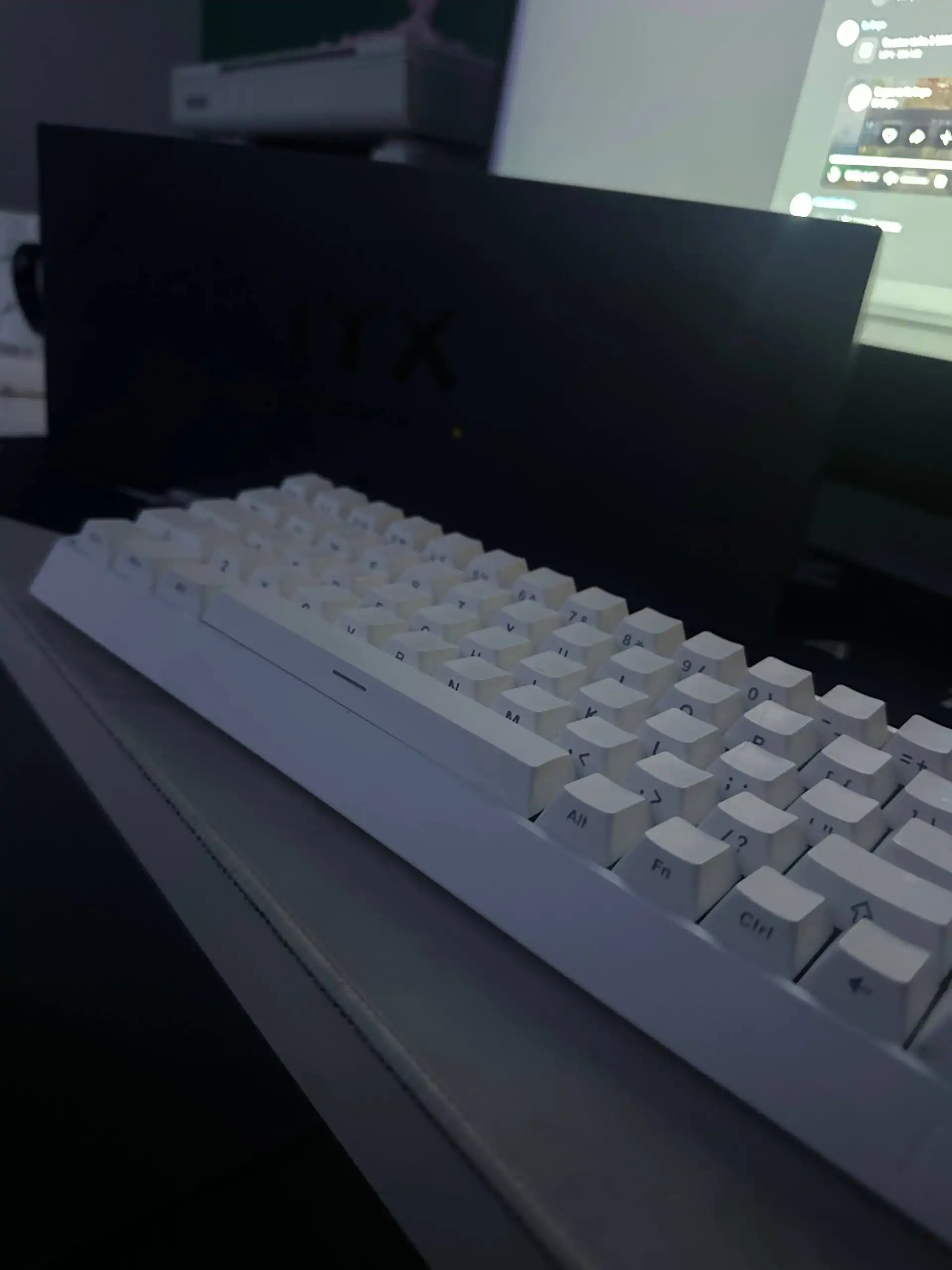 Продажа магнитной клавиатуры б/у - Периферия (Электроника) в Томск