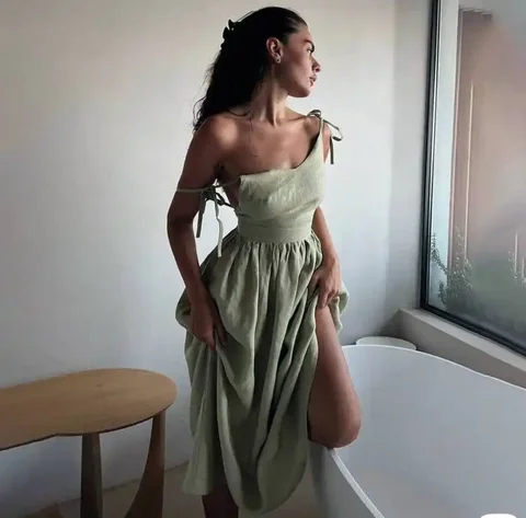 Льняное платье оливкового цвета 46 размера - Костюмы в Томск