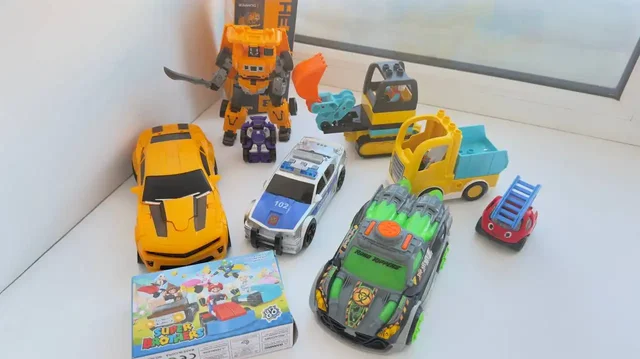 Набор машинок, Лего и трансформеров - Игрушки в Томск