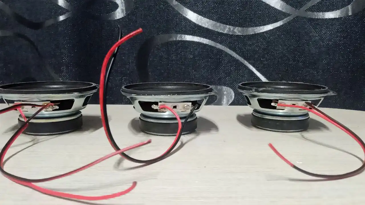 Динамики в хорошем состоянии - Аудиотехника (Электроника) в Томск