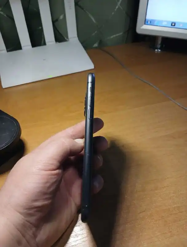 iPhone 11 128 GB черный - Смартфоны (Электроника) в Томск