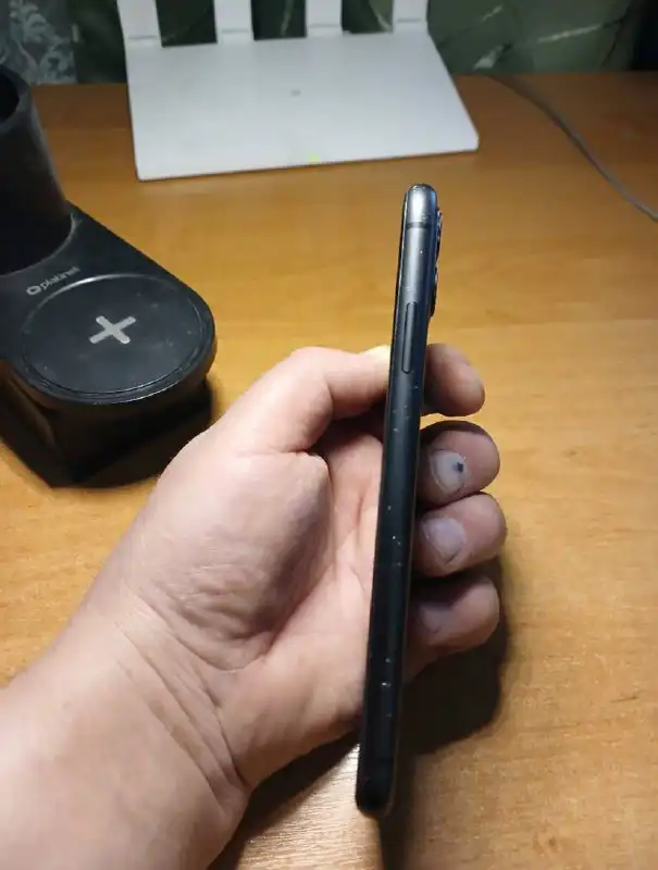 iPhone 11 128 GB черный - Смартфоны (Электроника) в Томск