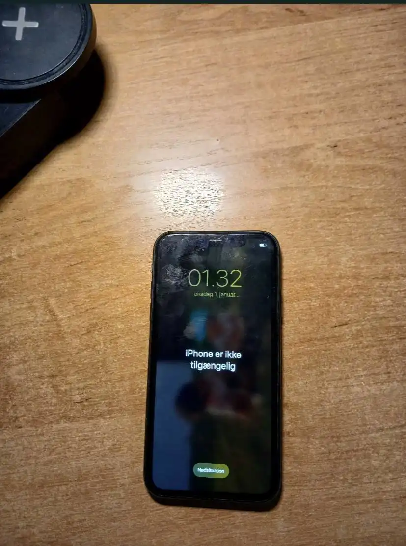 iPhone 11 128 GB черный - Смартфоны (Электроника) в Томск