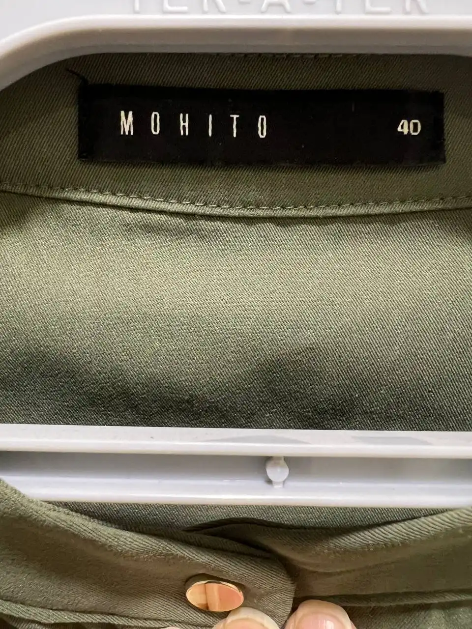 Платье Mohito милитари размер 46 - Женская одежда (Одежда) в Томск