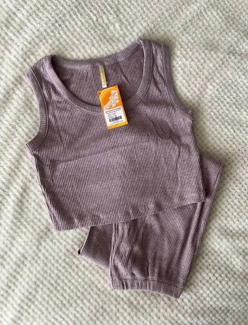 Костюм двойка новый с бирками - Детская обувь в Томск