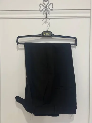 Брюки белорусской фирмы, черные, костюмная ткань, зауженные, новые - Брюки в Томск