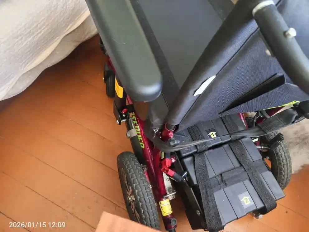 Продам электроколяску для инвалидов - Медицинское оборудование (Барахолка) в Томск