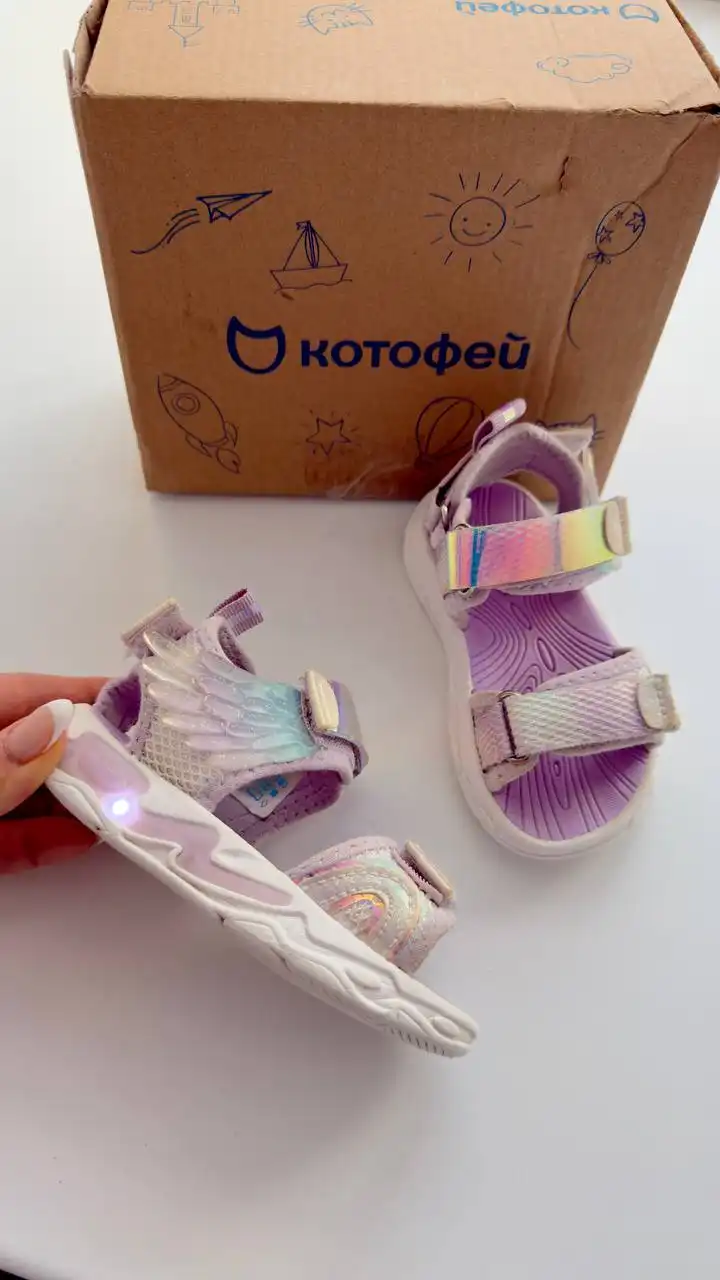 Продам детские светящиеся сандалики Котофей размер 22 - Обувь детская (Товары для детей) в Томск