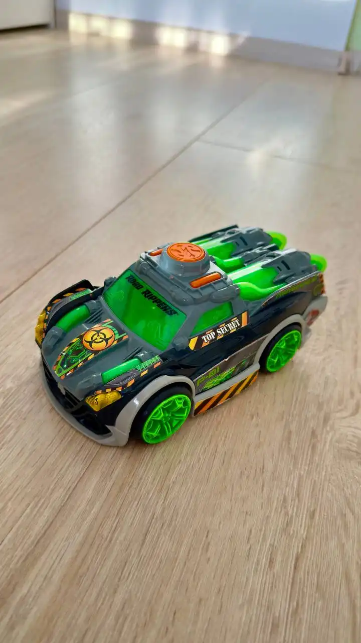Продам машинки: гоночная, полицейская и пожарная в подарок - Игрушки (Хобби и отдых) в Томск