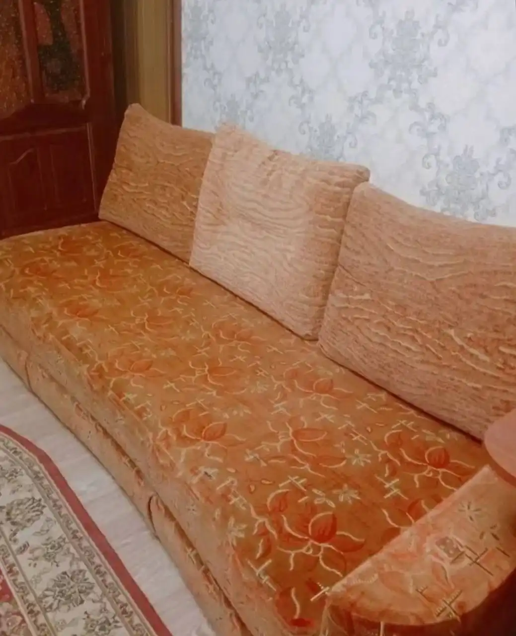 Продам диван с подставкой и ящиком для белья - Мягкая мебель (Для дома и дачи) в Томск