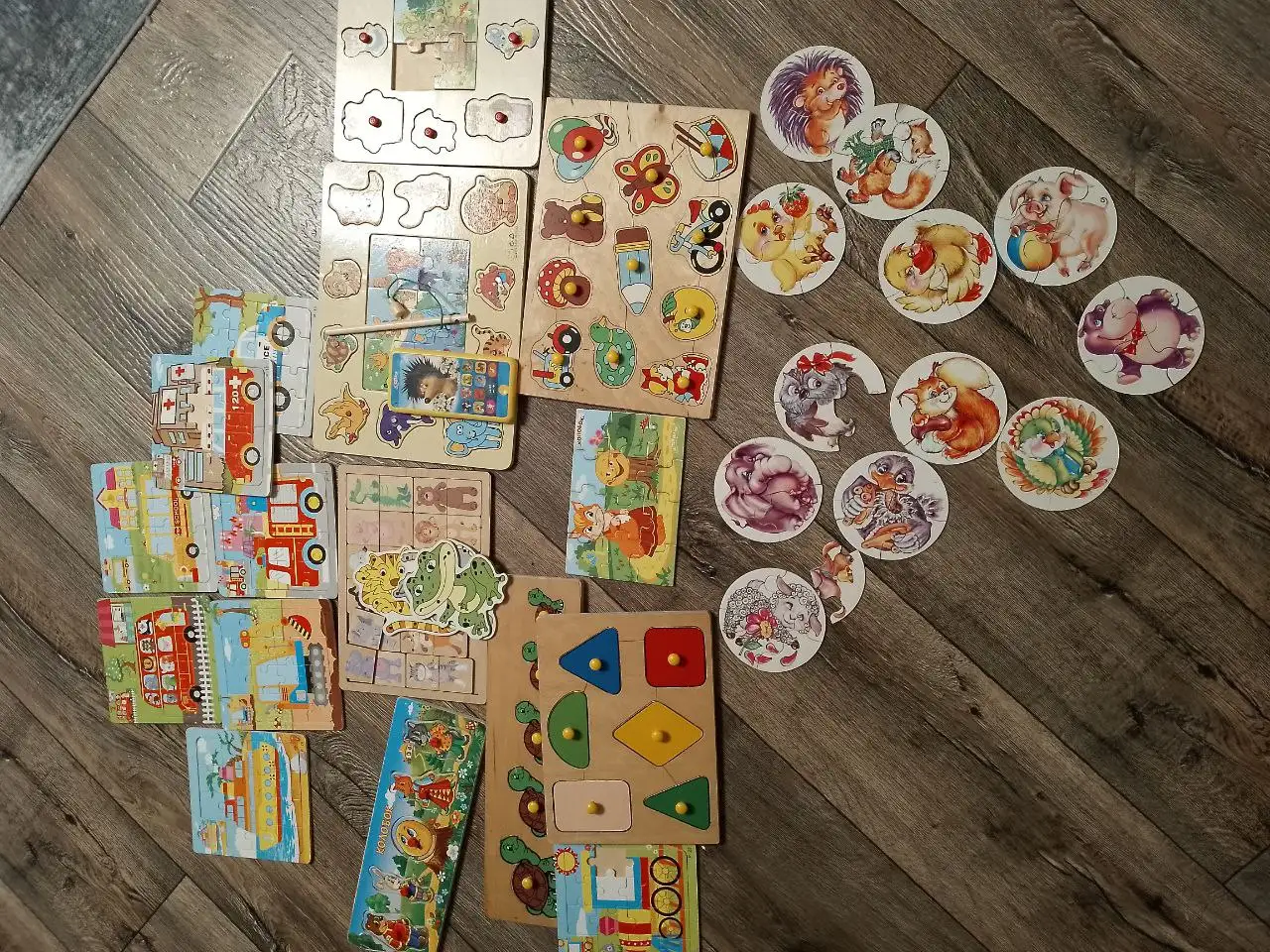 Пазлы для малышей и шнуровка машинки - Пазлы (Товары для детей) в Томск