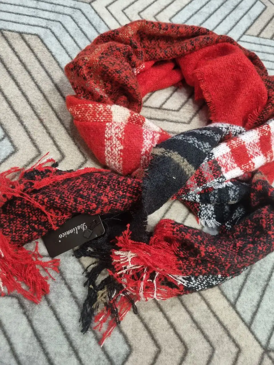 Продажа новых косынок, снудов, платков и палантинов - Аксессуары (Одежда) в Томск