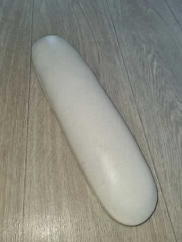 Подставки под руку для маникюра и корм для кота - Коллекционные игрушки в Томск