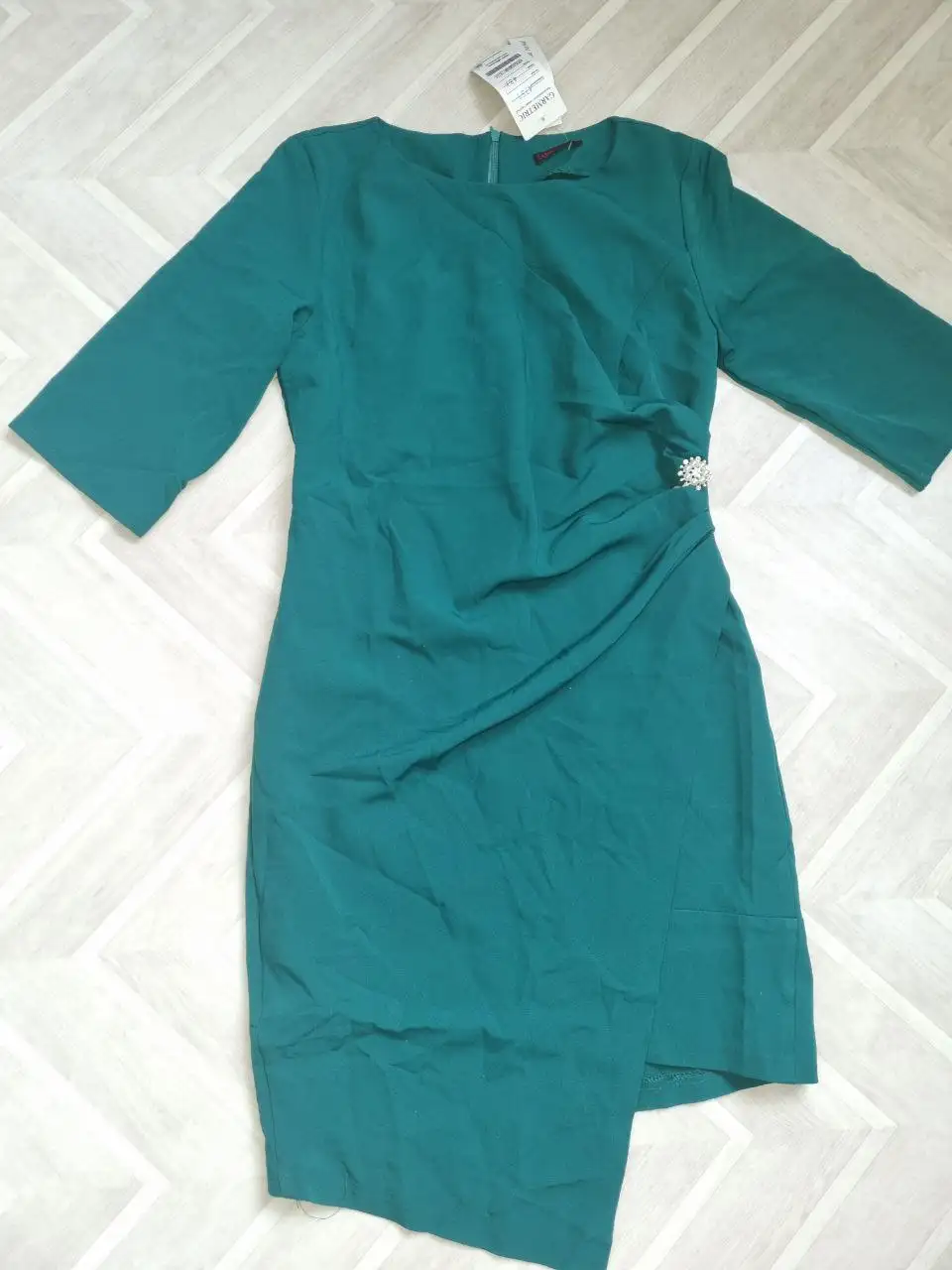 Платье новое размер 42-44 - Женская одежда (Одежда) в Томск