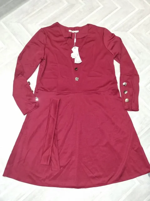 Отдам платье новое рр 52 за корм для кошек - Блузки в Томск