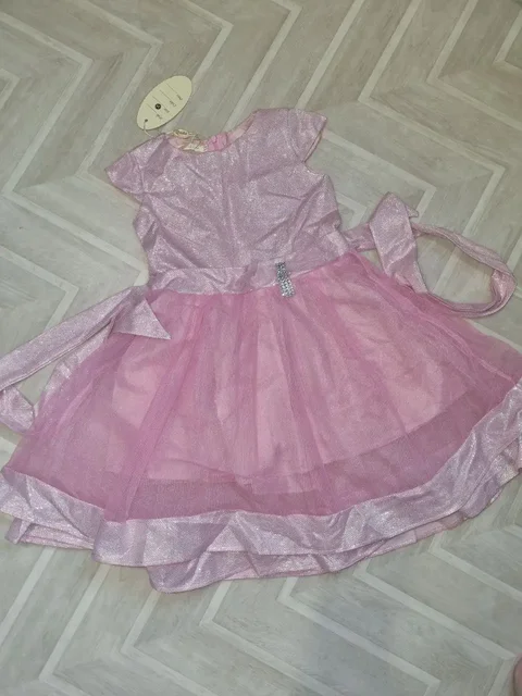 Платье для маленькой принцессы рр 34 новое с поясом - Блузки в Томск