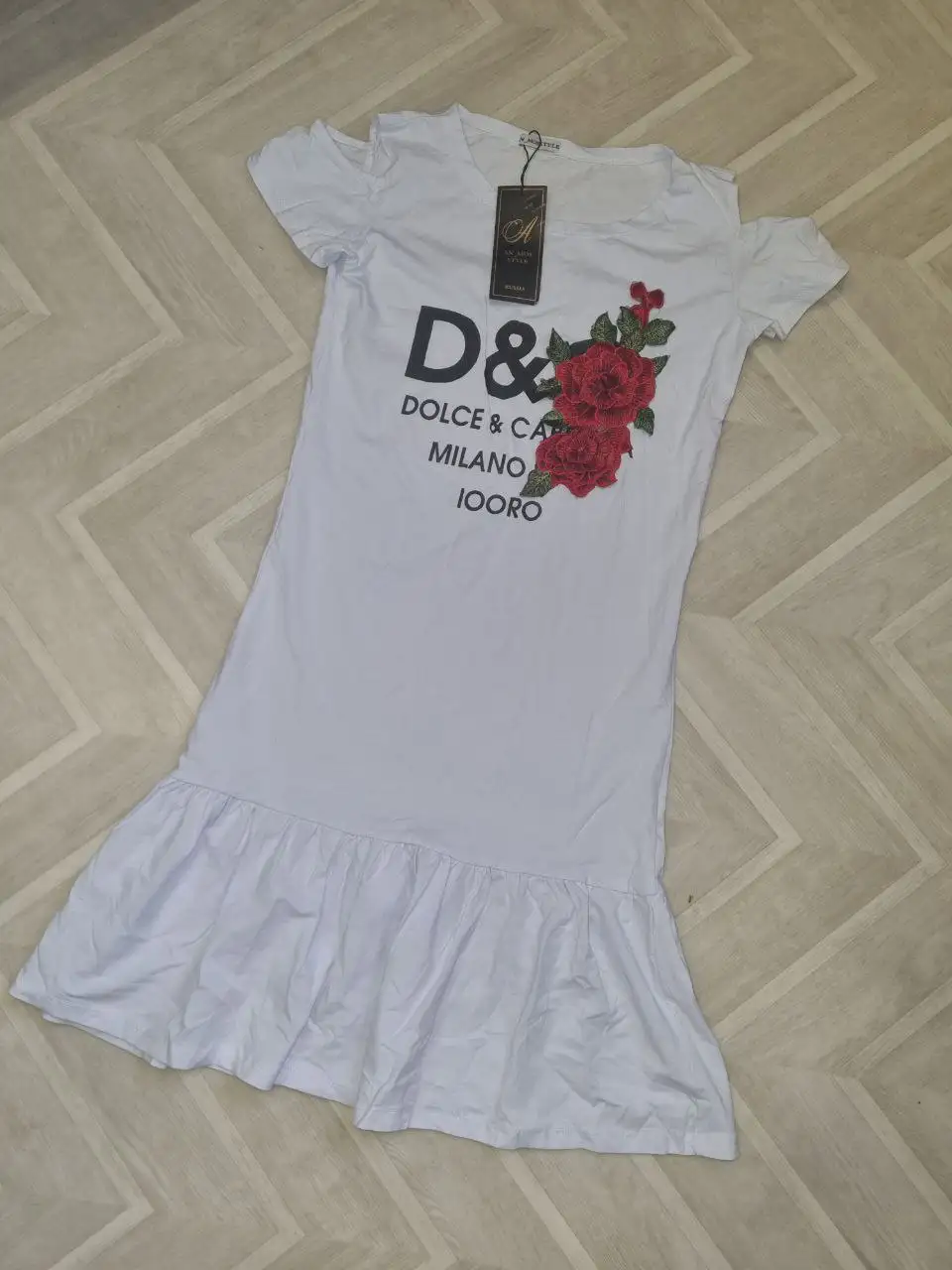 Платье рр 40 новое с открытыми плечами - Платья (Одежда) в Томск