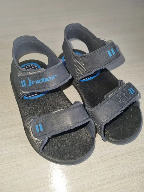 Сандали в отличном состоянии - Блузки в Томск