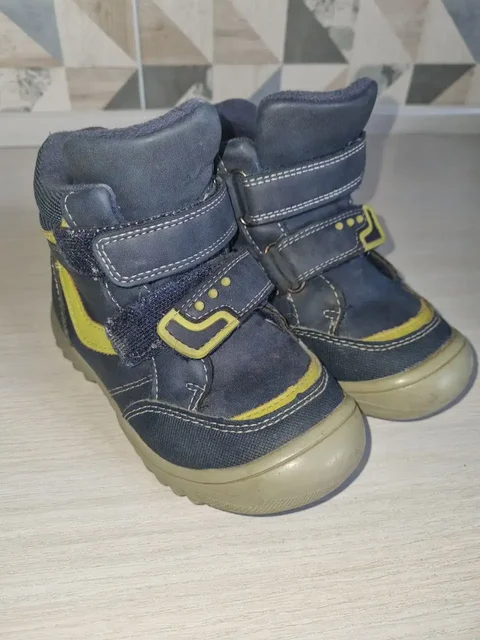 Ботинки демисезонные размер 26 - Блузки в Томск