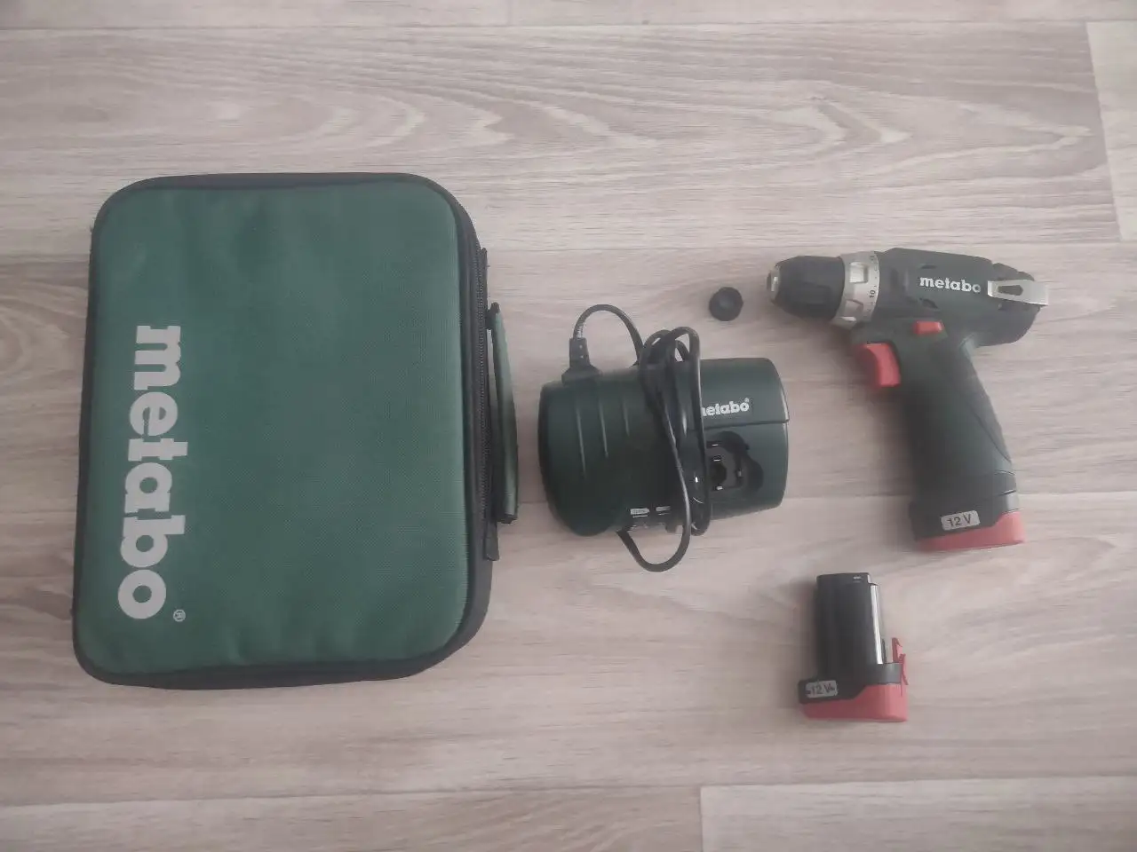 Шуруповерт Metabo 12V с аксессуарами - Инструменты (Барахолка) в Северск