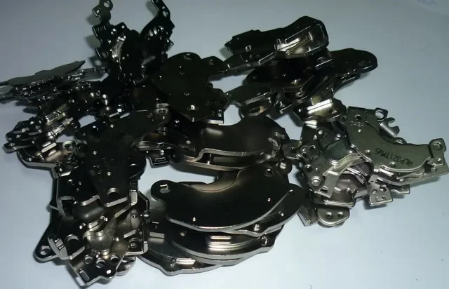 Продажа сильных магнитов от жестких дисков - Книги/Комиксы в Томск