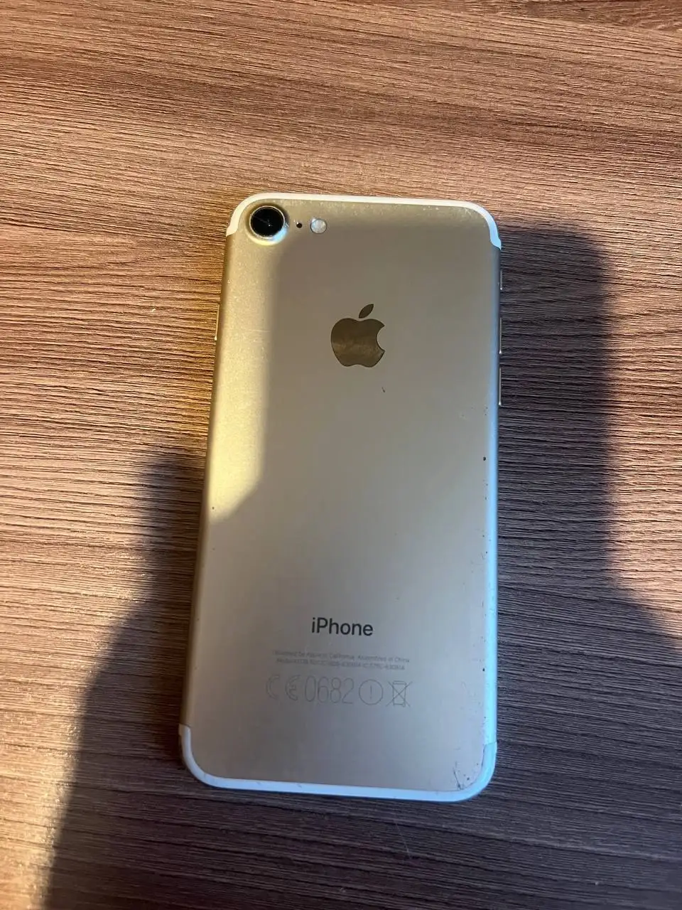 Продажа iPhone 7 в удовлетворительном состоянии - Смартфоны (Электроника) в Томск