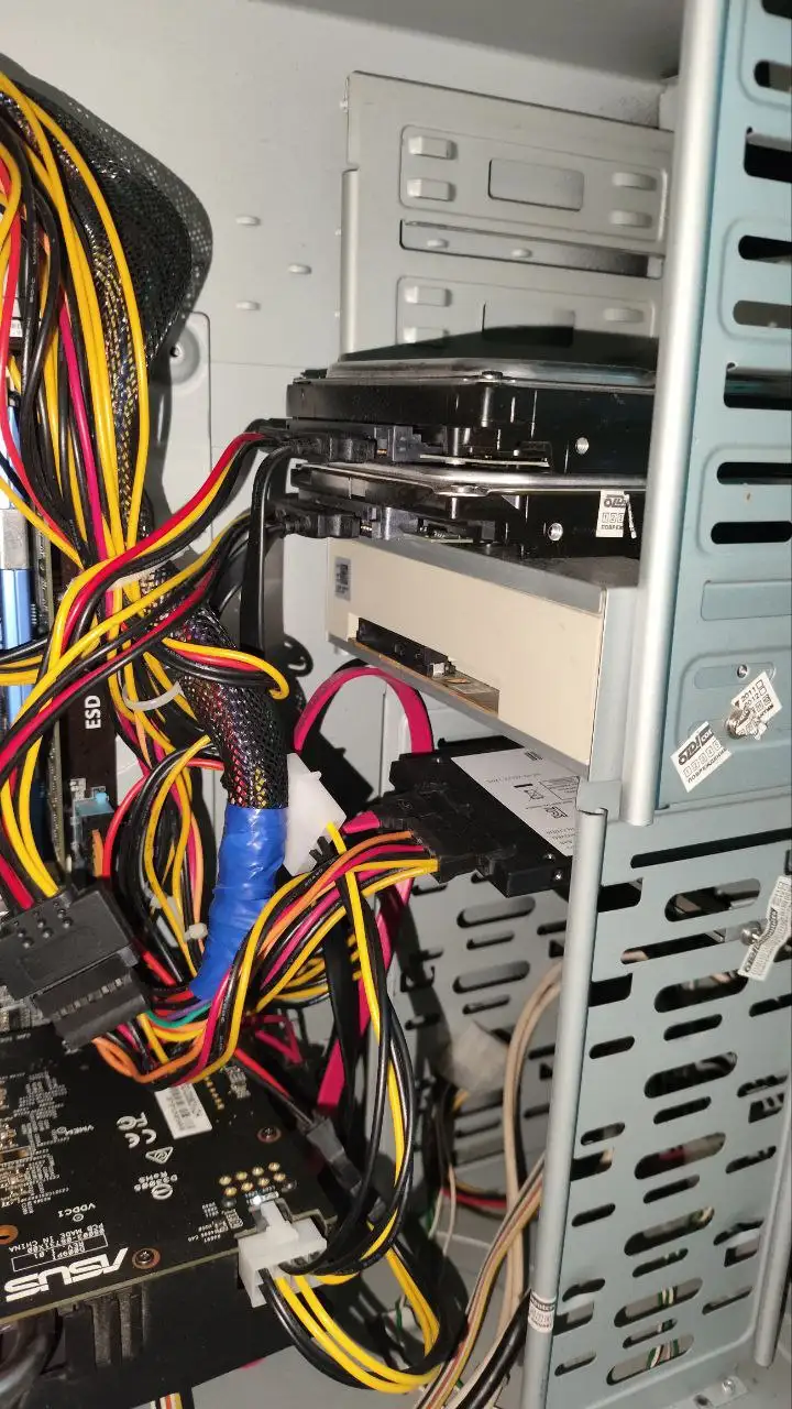 Продам компьютер в комплекте с монитором Samsung, колонками и периферией - Компьютеры и комплектующие (Электроника) в Томск