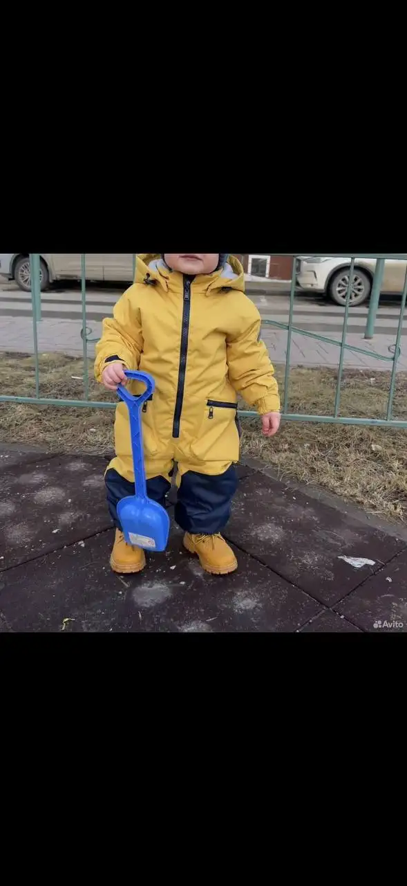 Продам демисезонный комбинезон 86 размер Минидино - Детская одежда (Одежда) в Томск