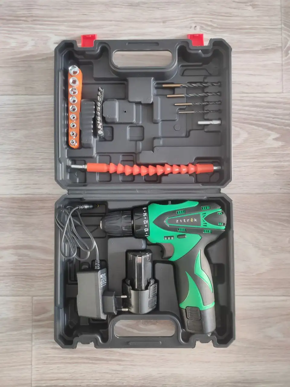 Продам шуруповёрт Zitrek 12V с набором инструментов - Инструменты (Барахолка) в Северск