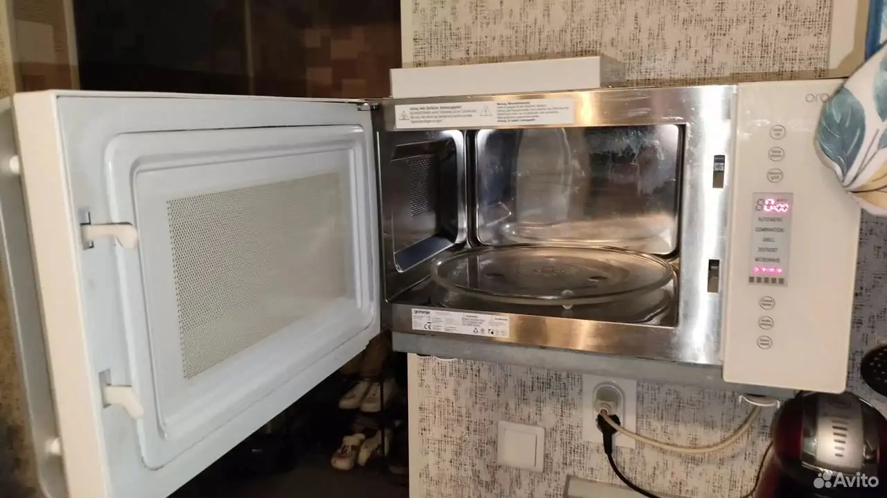 Продаётся встраиваемая микроволновая печь Gorenje BM6250oraw - Барахолка в Томск