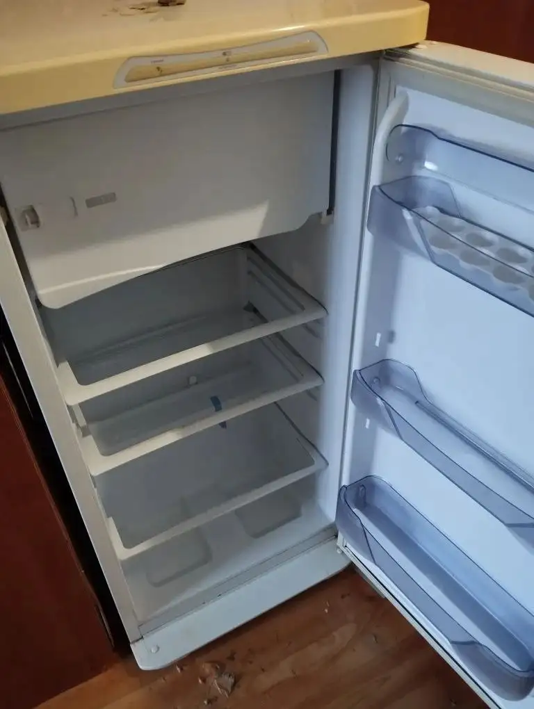 Холодильник б/у в рабочем состоянии - Холодильники (Барахолка) в Томск