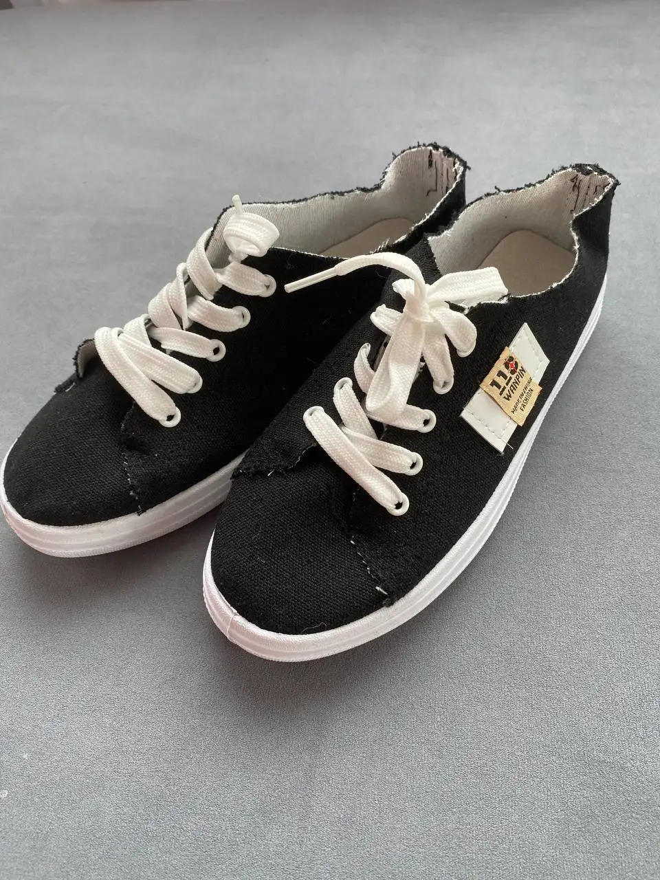 Продам новые кеды размер 37 - Барахолка в Томск