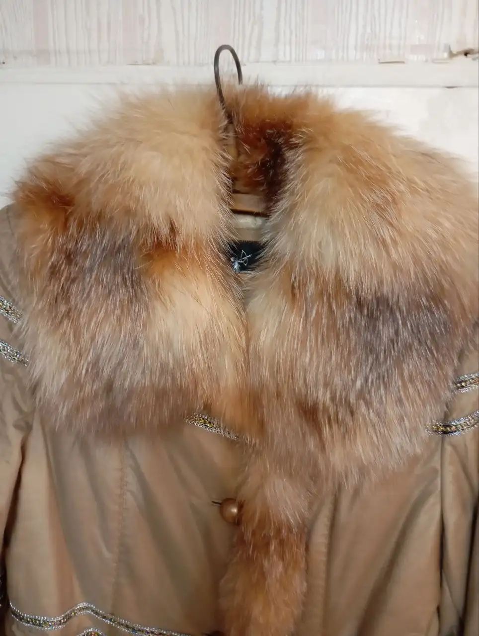 Женское пальто Engoide с натуральным мехом енота - Верхняя одежда (Одежда) в Томск