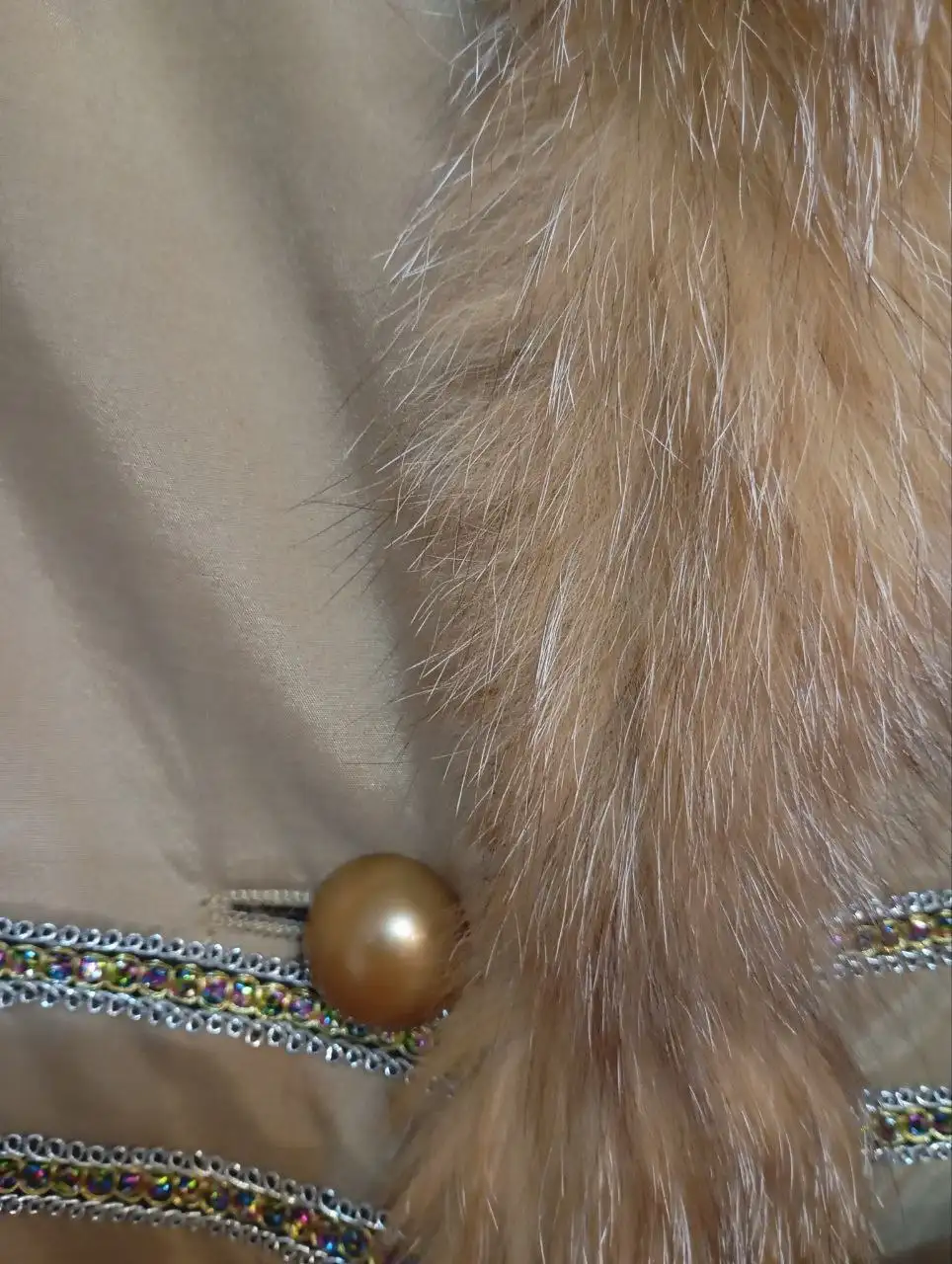 Женское пальто Engoide с натуральным мехом енота - Верхняя одежда (Одежда) в Томск