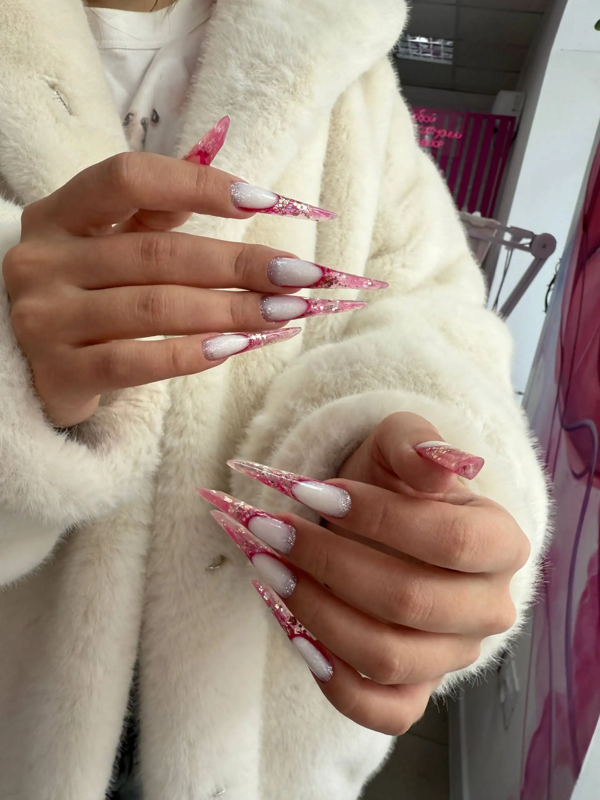 Маникюр с покрытием по супер цене - Маникюр (Услуги) в Томск