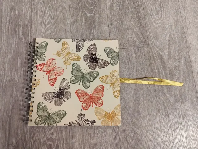 Артбук с бабочками и ленточками - частное объявление в Томск