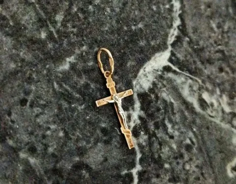 Золотой крестик 585 с изображением Иисуса из белого золота - Спорттовары в Томск