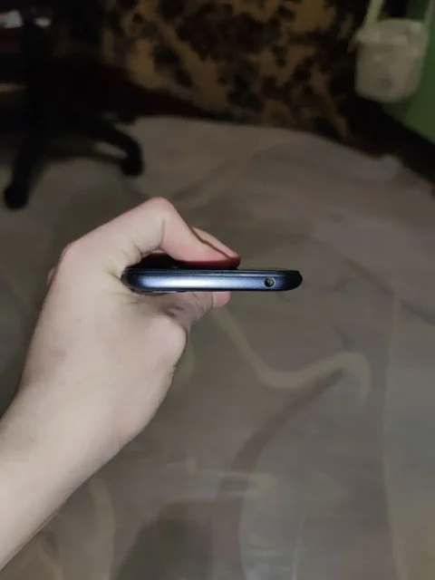 Телефон Xiaomi Redmi 10A с поврежденной матрицей - Компьютеры и комплектующие в Томск