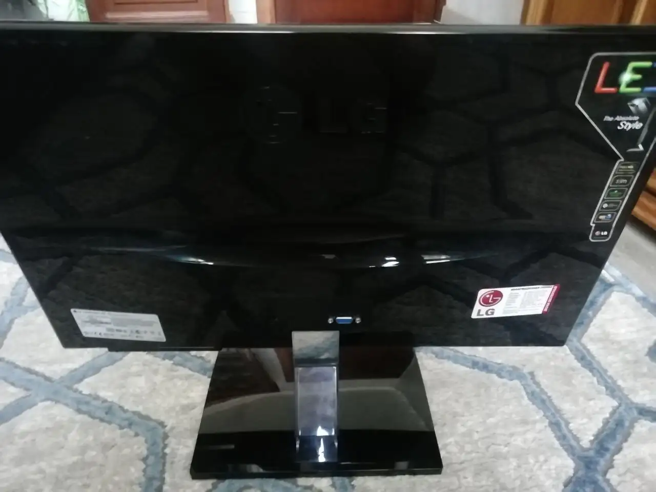 Монитор LG 21.5" Full HD - Мониторы (Электроника) в Томск