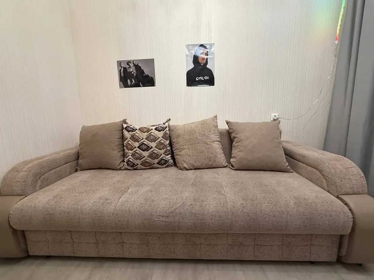 Продам диван 160x200 с подушками и отсеком для хранения - Барахолка в Томск