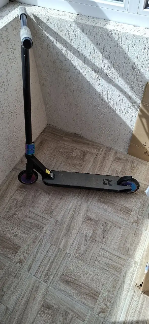 Продам почти новый самокат без дефектов - Барахолка в Томск