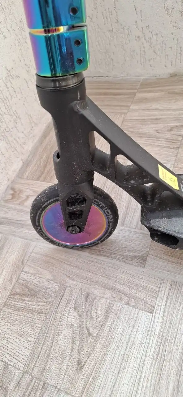 Продам почти новый самокат без дефектов - Барахолка в Томск