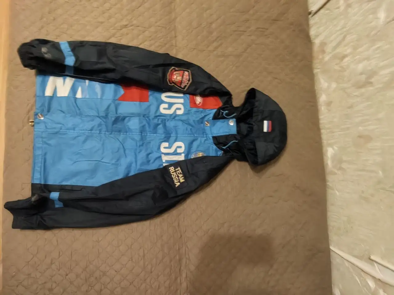 Ветровка Russia размер XL - Верхняя одежда (Одежда) в Томск