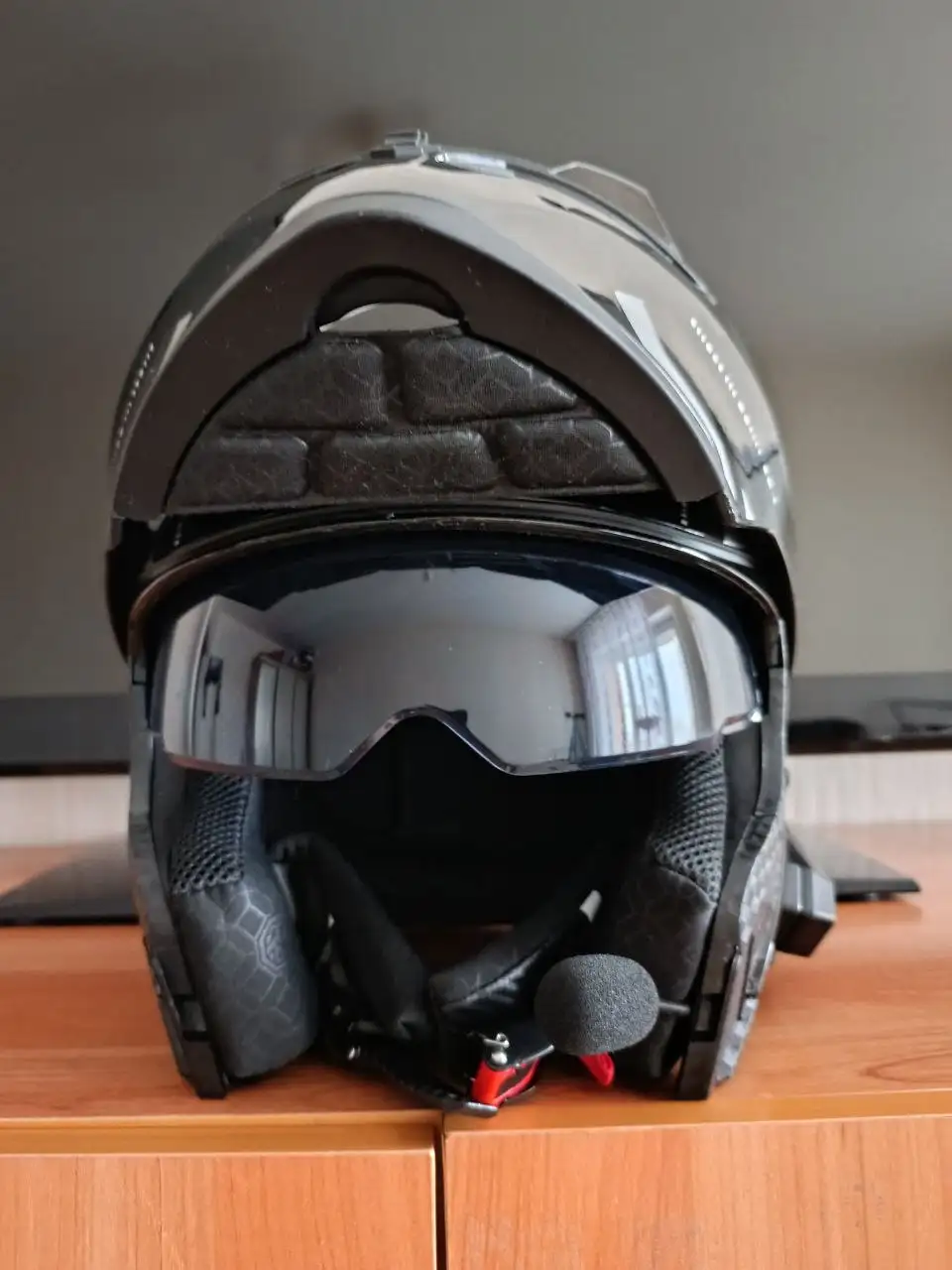 Продажа нового мотошлема с рабочей гарнитурой размер М - Барахолка в Томск